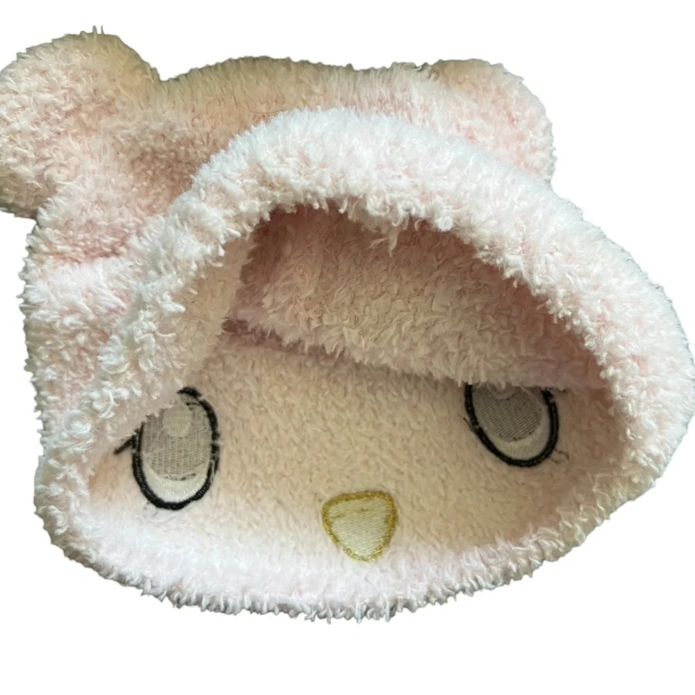 Light pink hat & mittens, 12m 18m 24m depends on baby’s head circumference